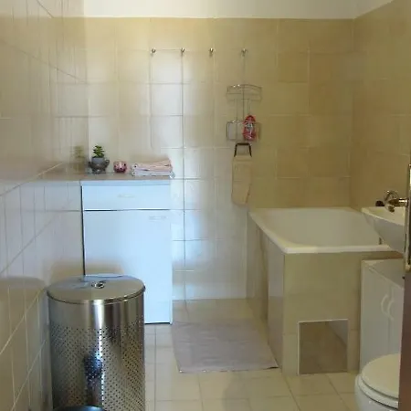 Lejlighed S Parkingom Businci Trogir